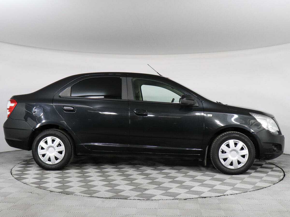 Chevrolet Cobalt с пробегом — 2013 год. Фото: #3