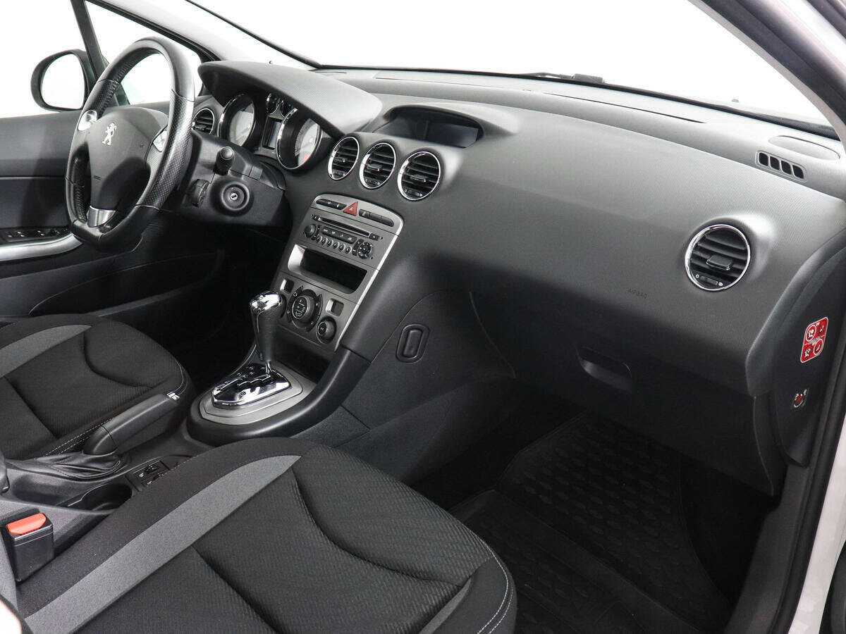 Peugeot 408 с пробегом — 2016 год. Фото: #9