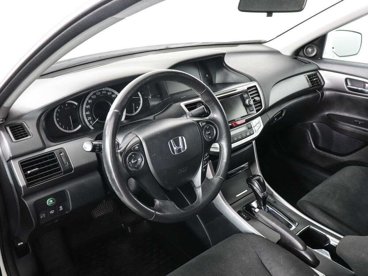 Honda Accord с пробегом — 2013 год. Фото: #5