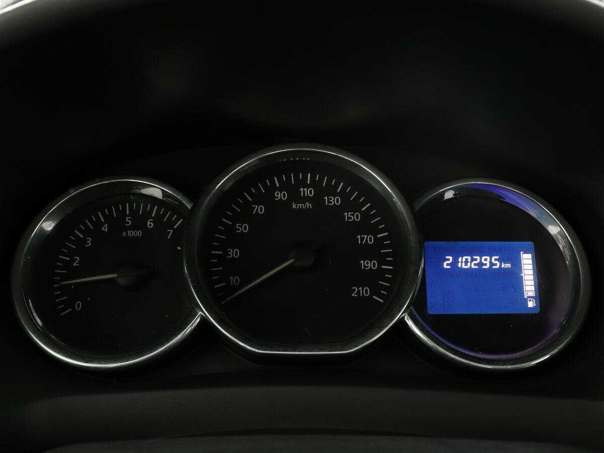 Renault Logan с пробегом — 2014 год. Фото: #6