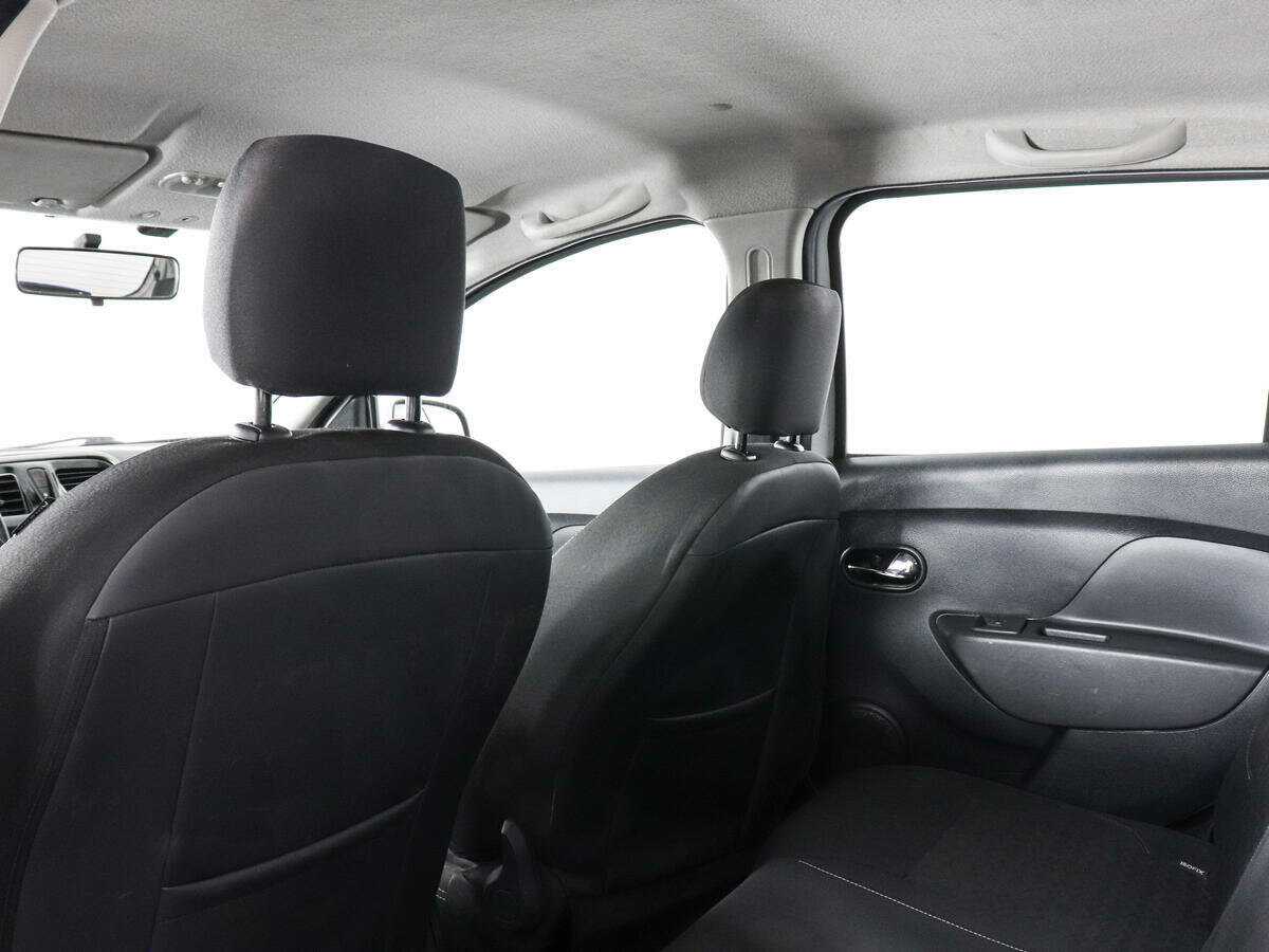 Renault Sandero с пробегом — 2014 год. Фото: #11