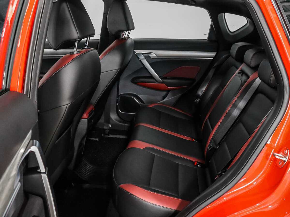 Geely Coolray с пробегом — 2023 год. Фото: #11