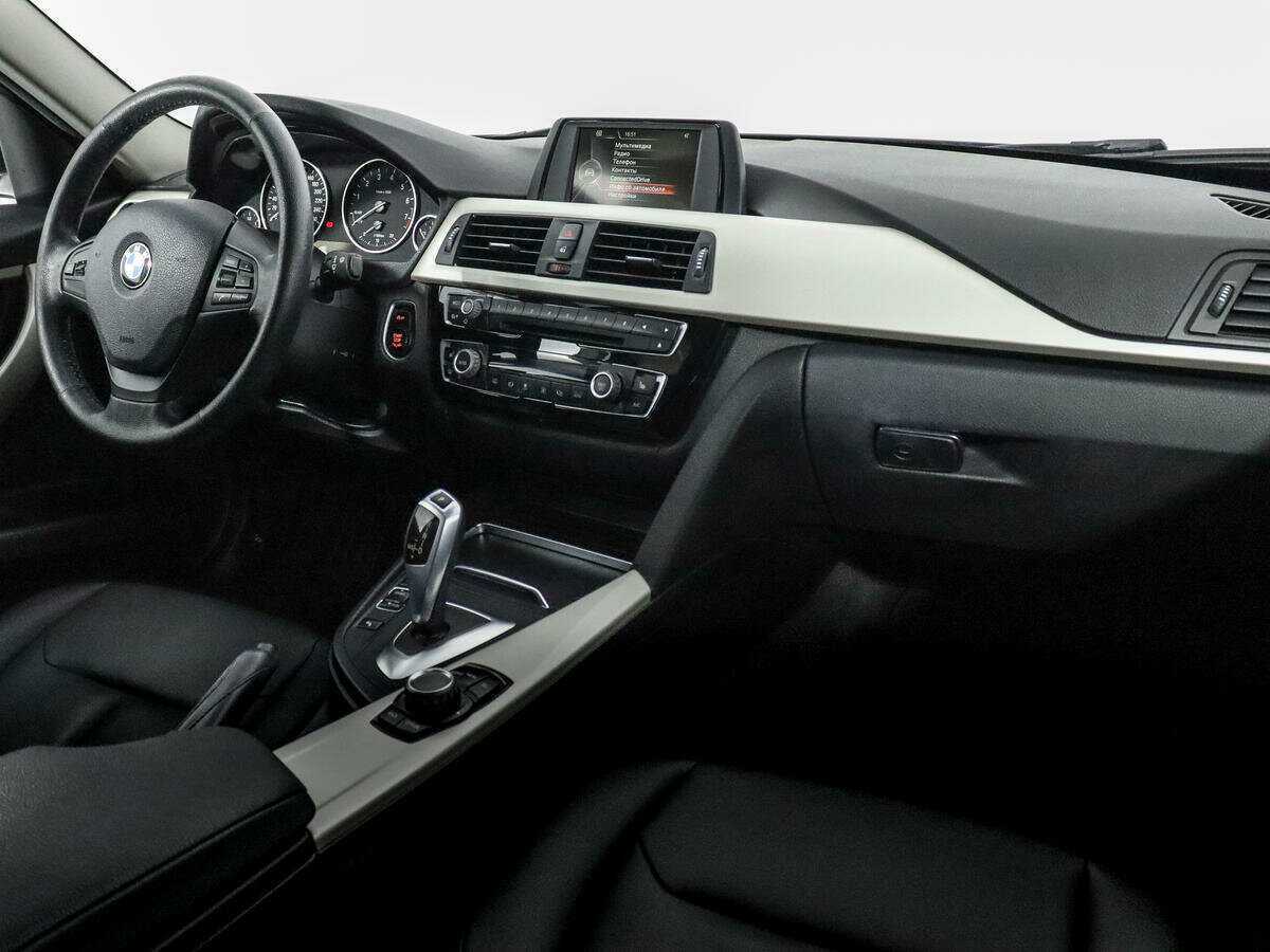 BMW 3 серии с пробегом — 2016 год. Фото: #8
