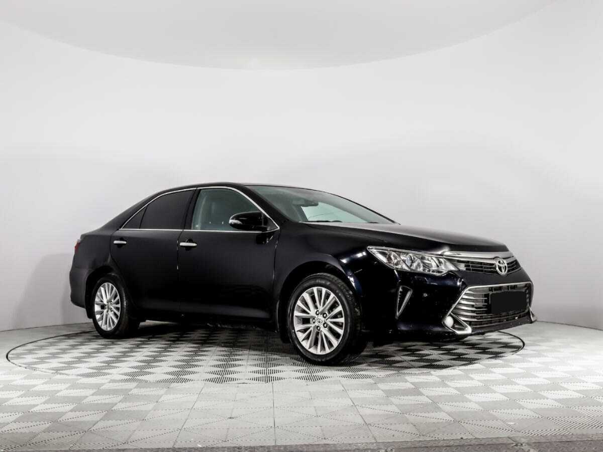 Toyota Camry с пробегом — 2015 год. Фото: #2