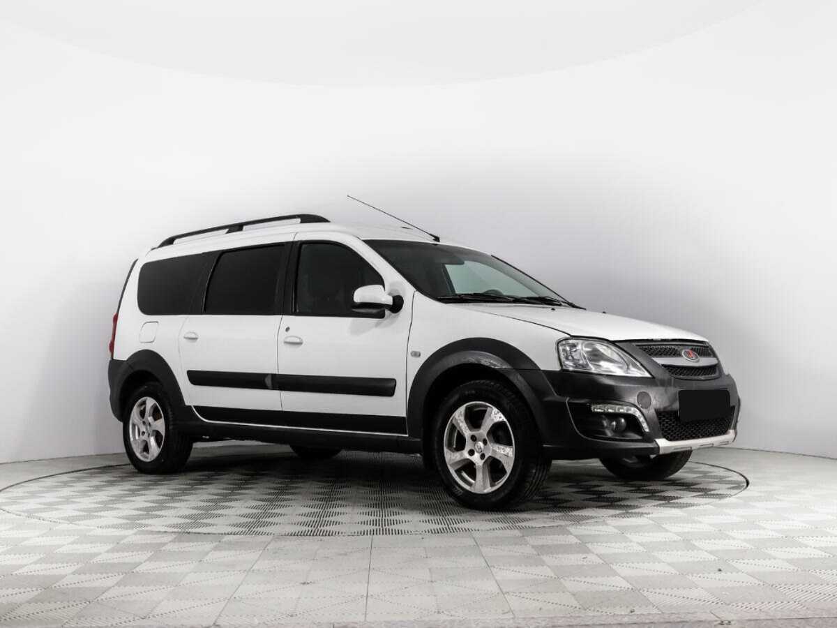 Lada (ВАЗ) Largus с пробегом — 2015 год. Фото: #2