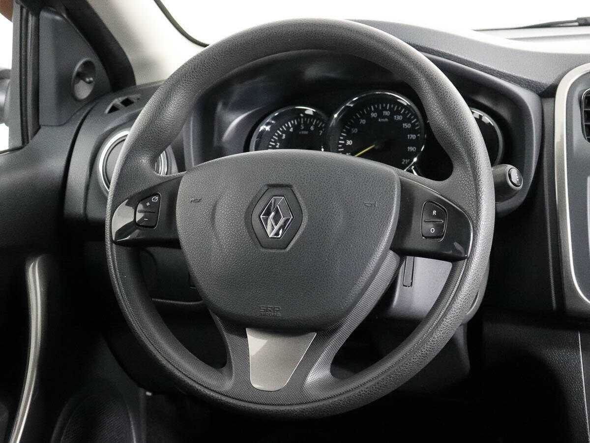 Renault Sandero с пробегом — 2015 год. Фото: #14