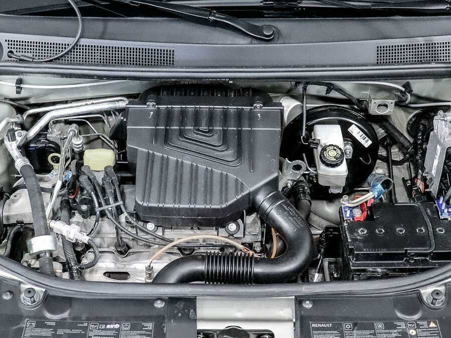 Renault Sandero с пробегом — 2015 год. Фото: #17