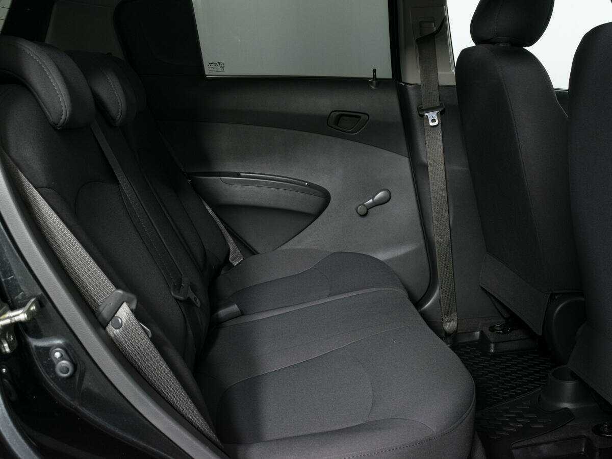 Chevrolet Spark с пробегом — 2013 год. Фото: #12