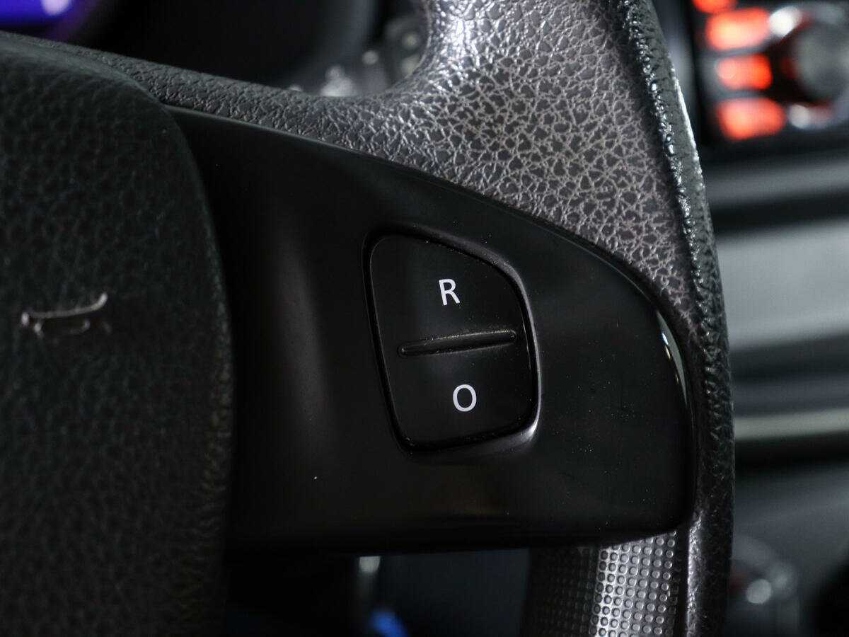 Renault Sandero с пробегом — 2015 год. Фото: #16