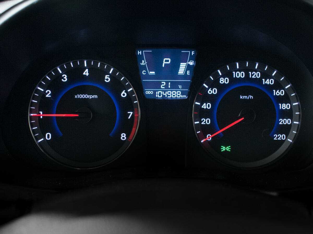 Hyundai Solaris с пробегом — 2014 год. Фото: #10