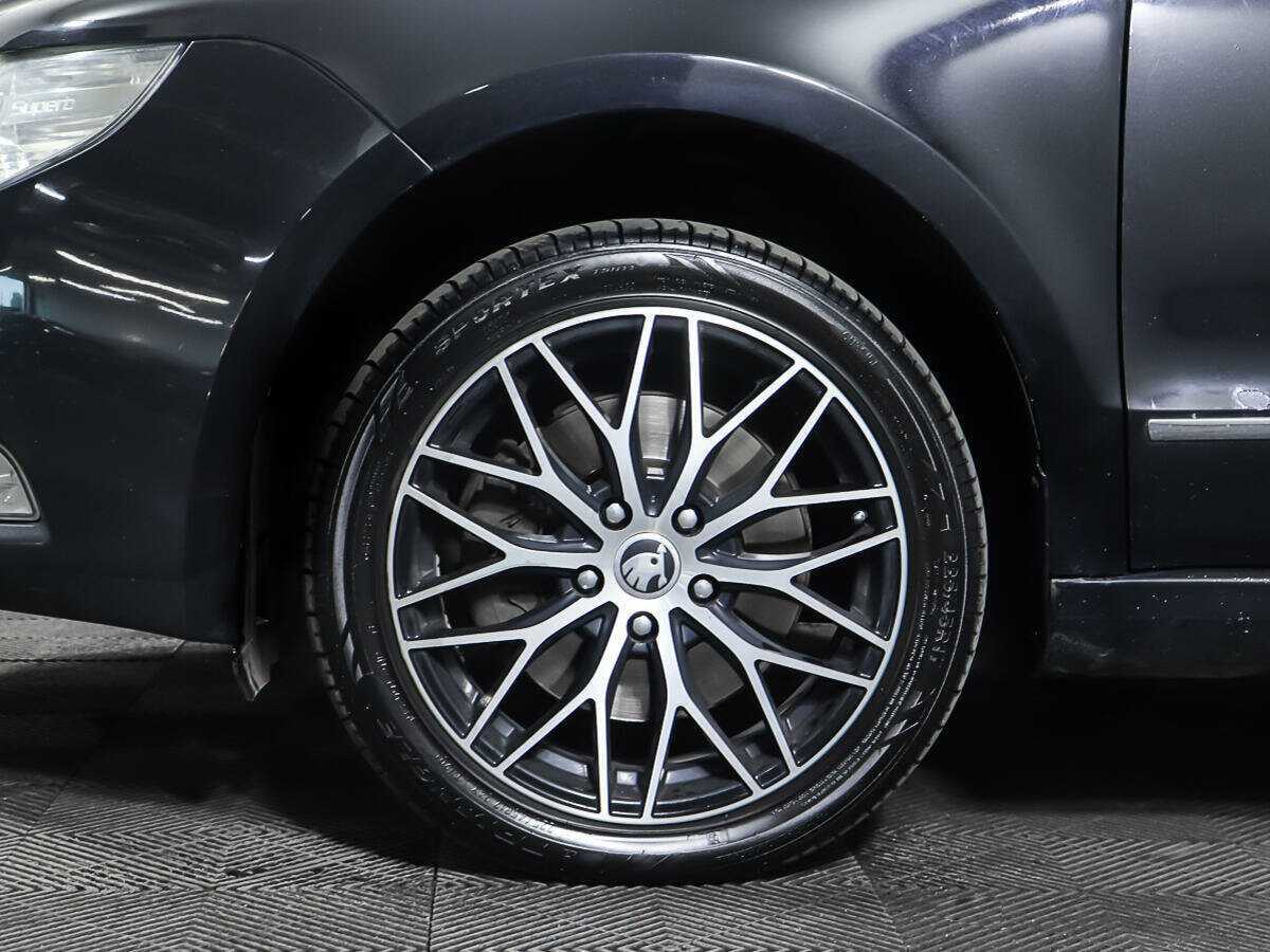 Skoda Superb с пробегом — 2012 год. Фото: #21