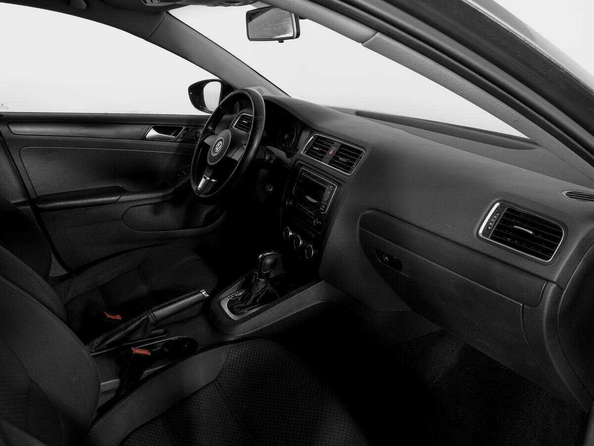 Volkswagen Jetta с пробегом — 2014 год. Фото: #8