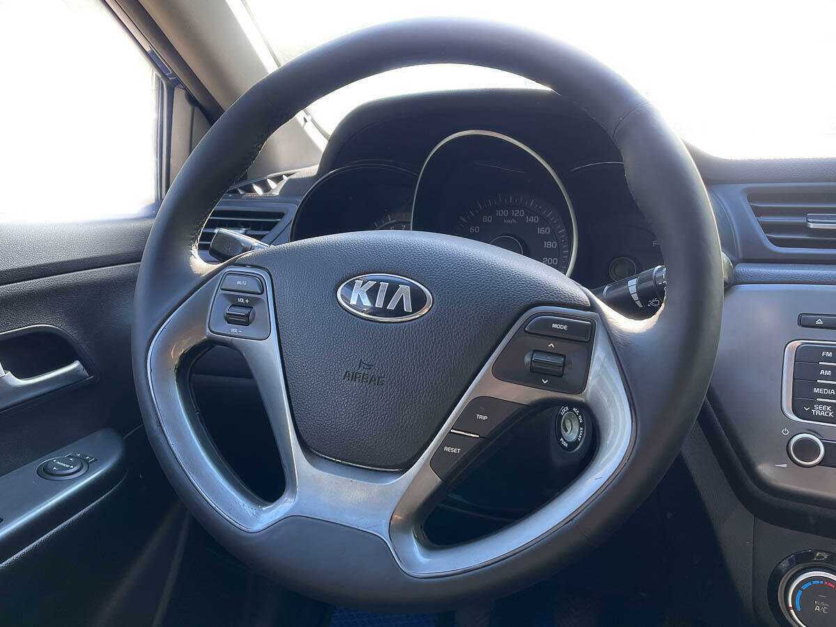 Kia Rio с пробегом — 2015 год. Фото: #12