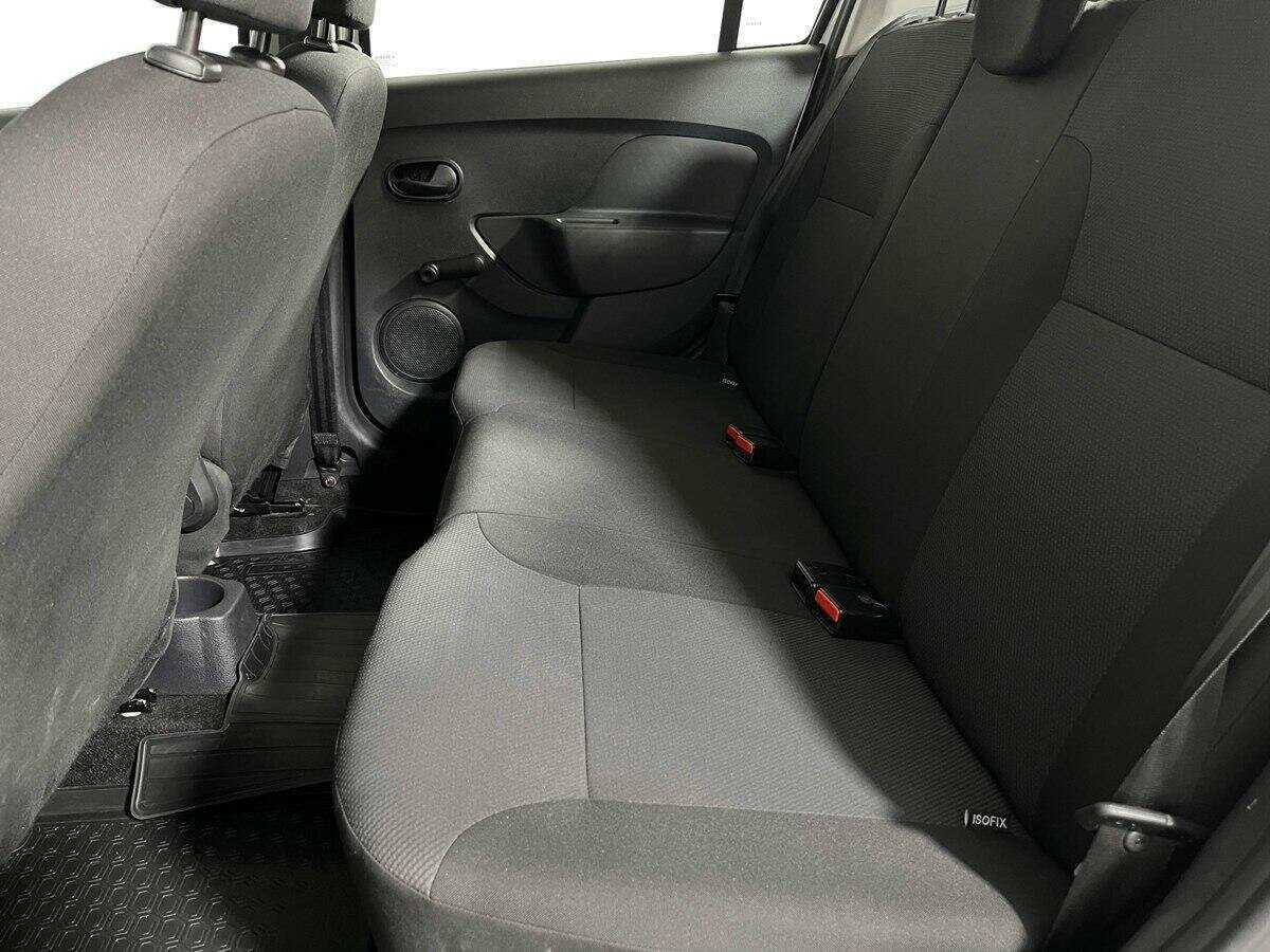 Renault Logan с пробегом — 2019 год. Фото: #9