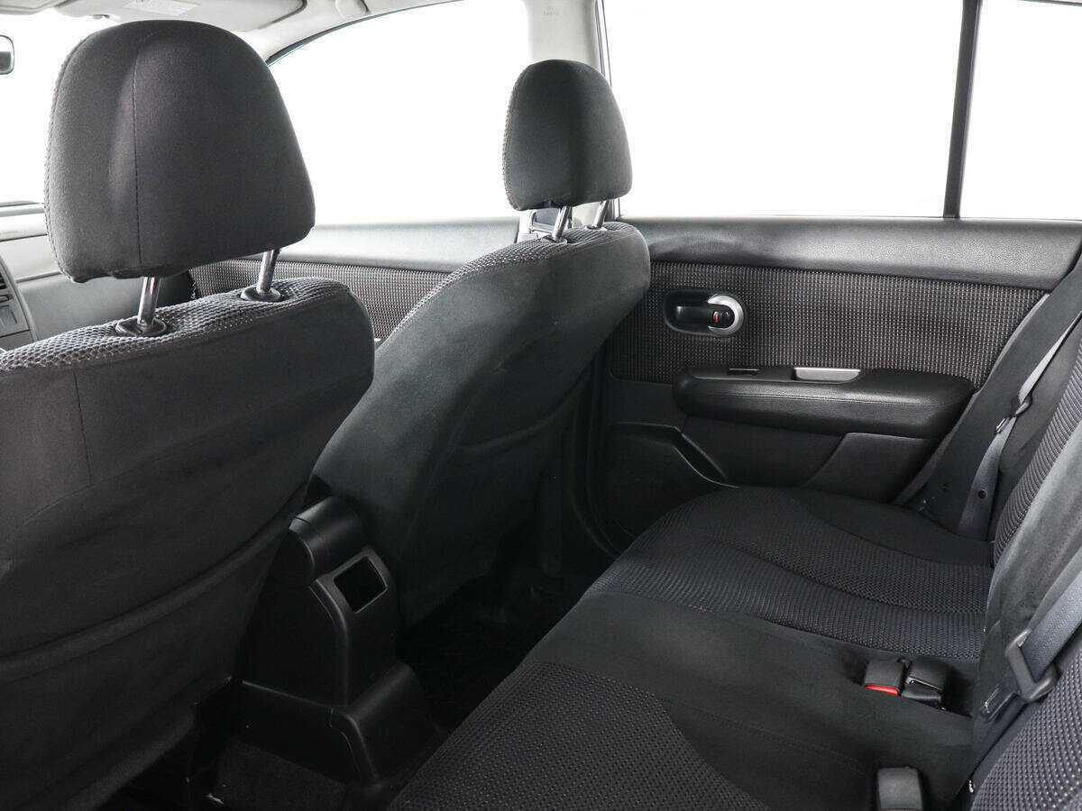 Nissan Tiida с пробегом — 2013 год. Фото: #11