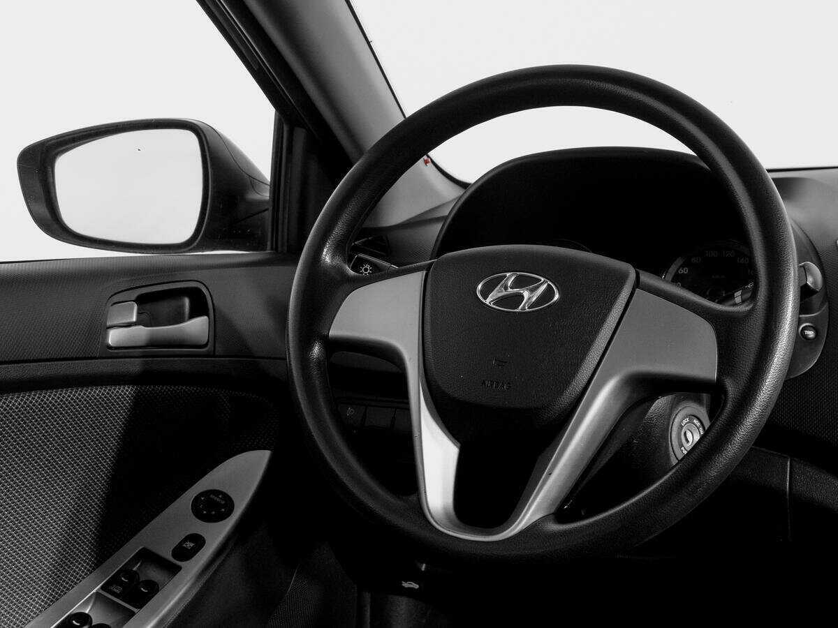 Hyundai Solaris с пробегом — 2014 год. Фото: #13