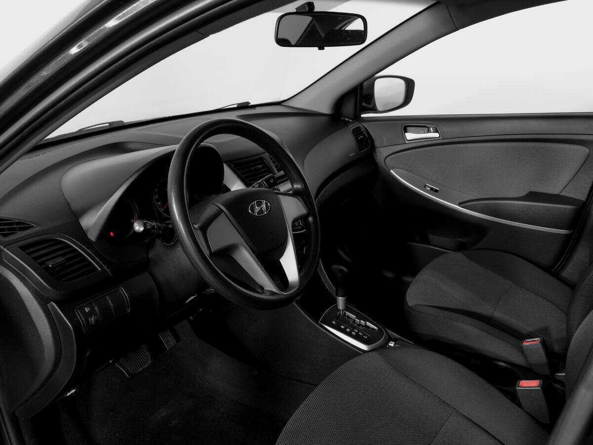 Hyundai Solaris с пробегом — 2014 год. Фото: #14