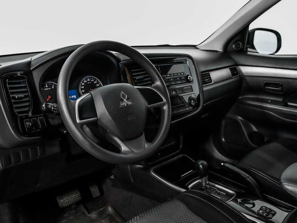 Mitsubishi Outlander с пробегом — 2018 год. Фото: #8