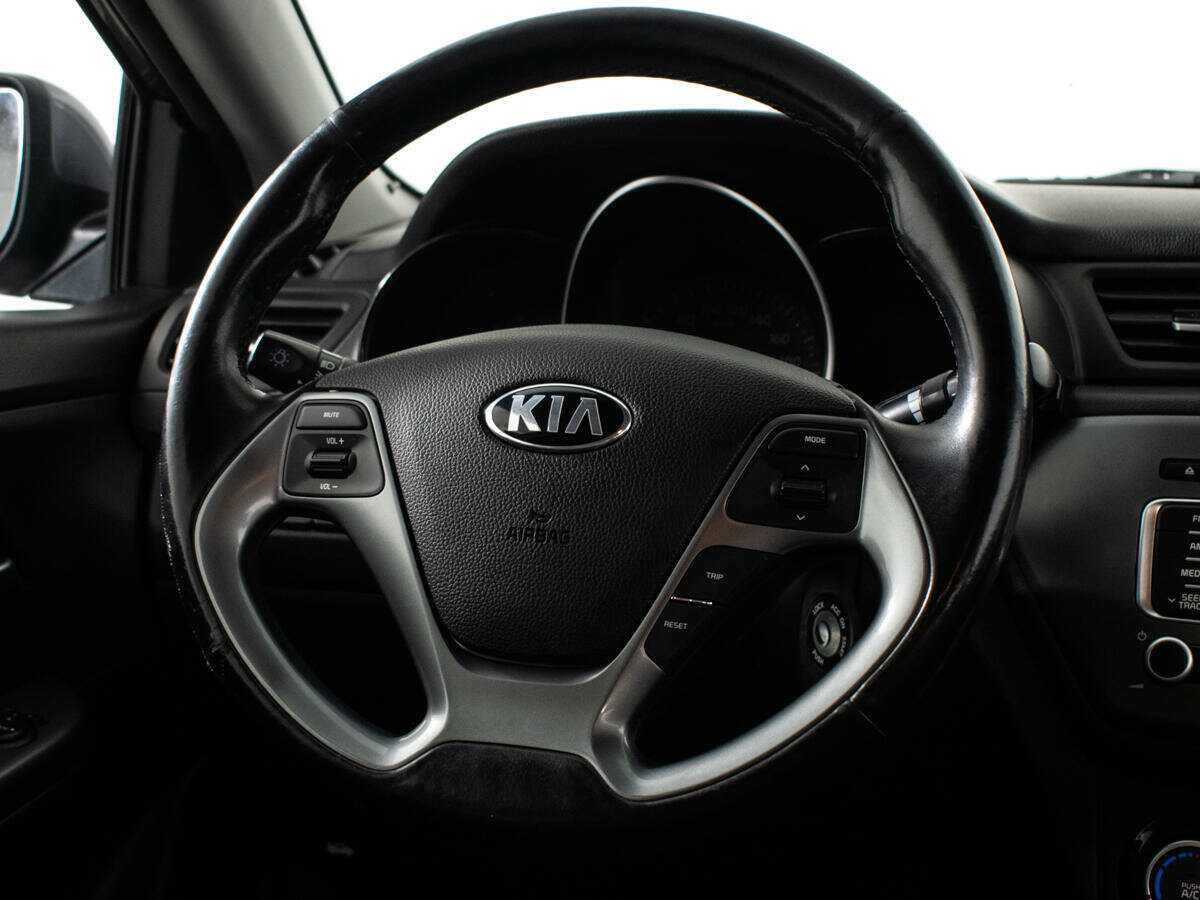 Kia Rio с пробегом — 2015 год. Фото: #11
