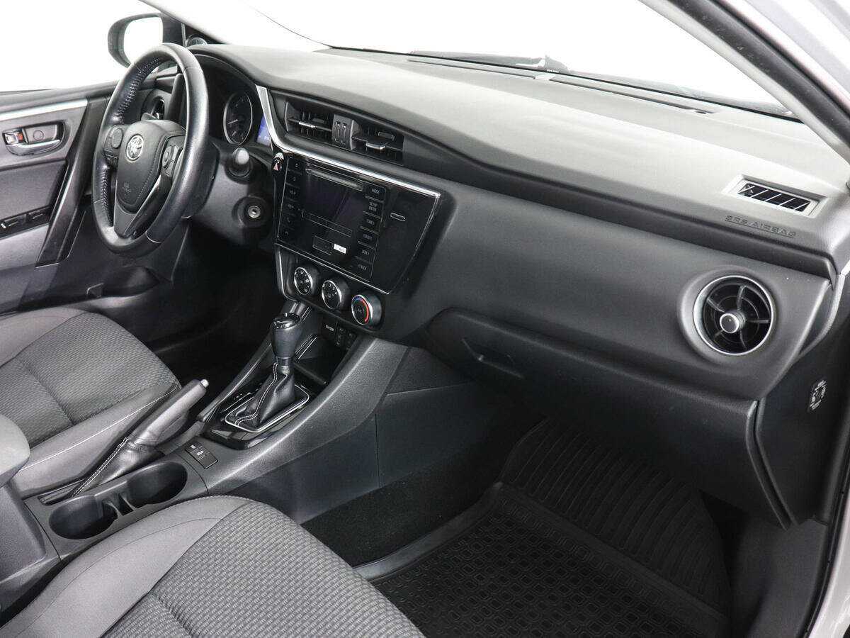 Toyota Corolla с пробегом — 2017 год. Фото: #9