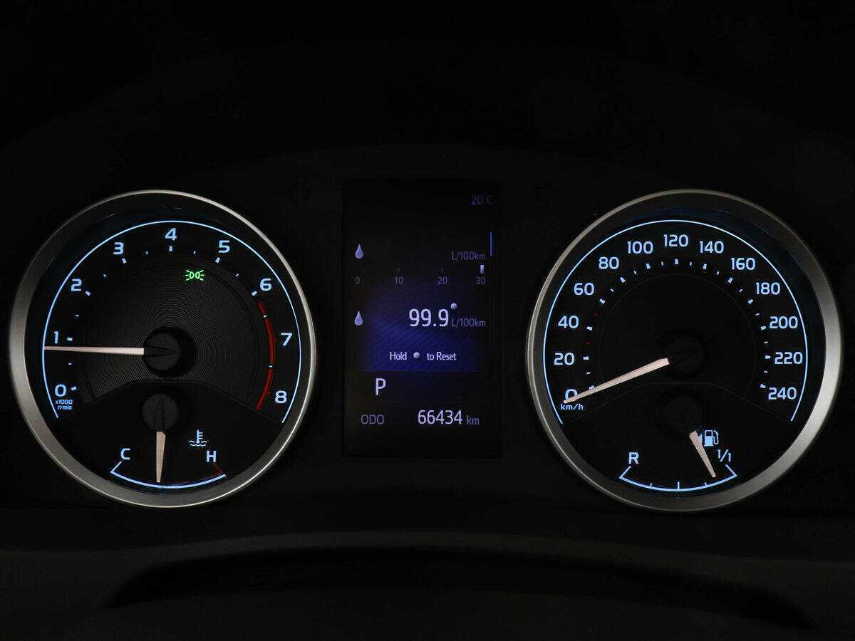 Toyota Corolla с пробегом — 2017 год. Фото: #10