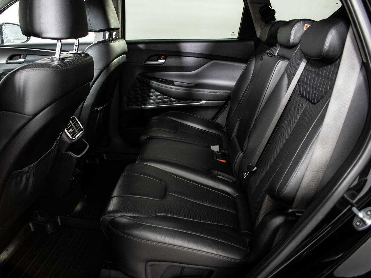 Hyundai Santa Fe с пробегом — 2018 год. Фото: #9