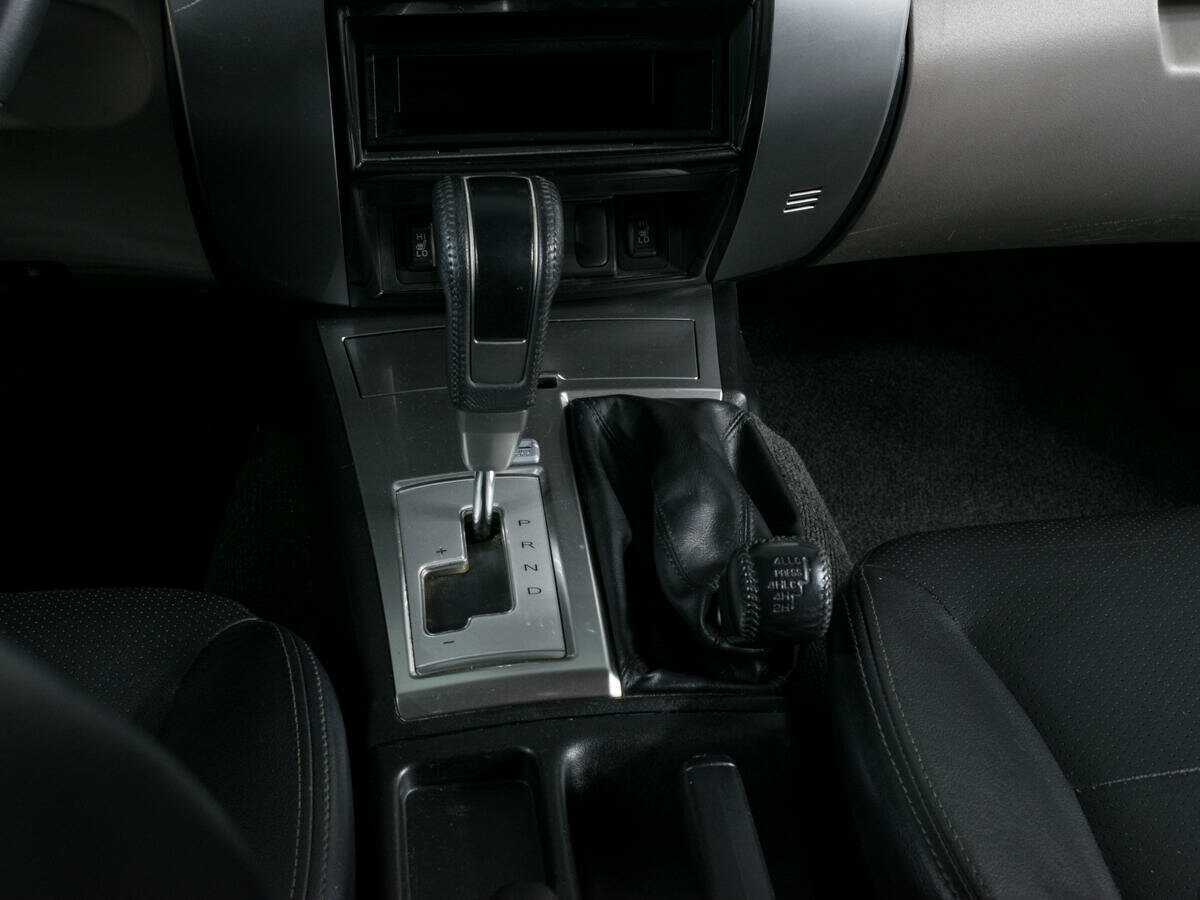 Mitsubishi Pajero Sport с пробегом — 2013 год. Фото: #15