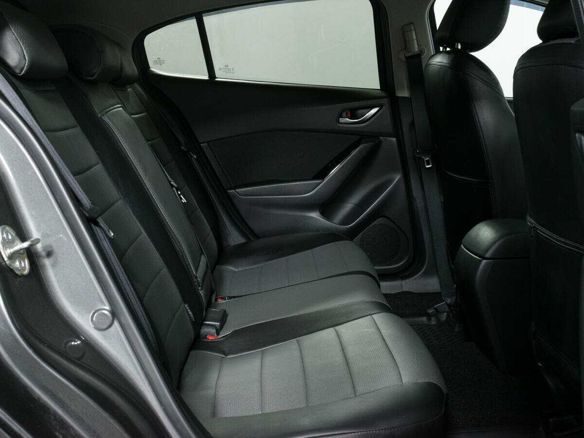 Mazda 3 с пробегом — 2018 год. Фото: #8