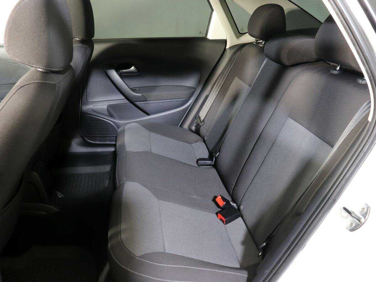 Volkswagen Polo с пробегом — 2017 год. Фото: #9