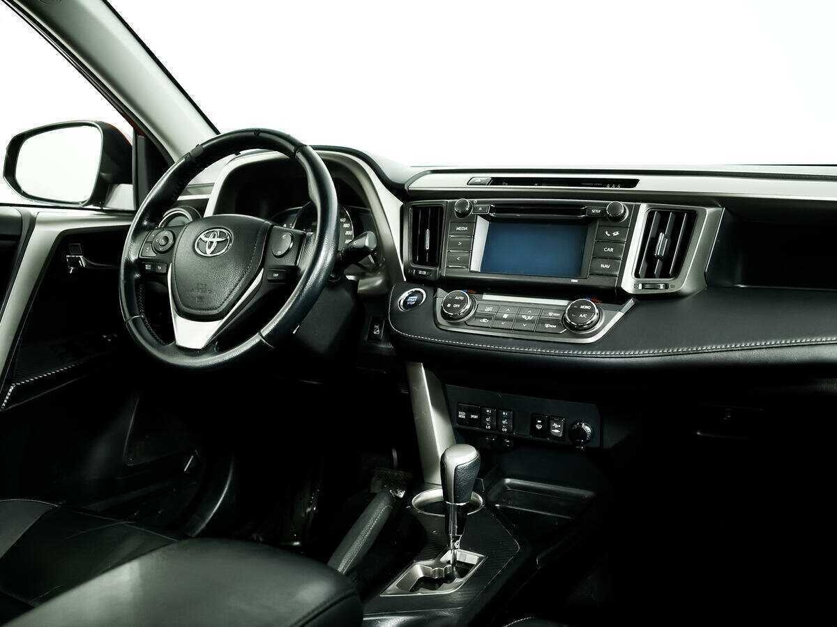 Toyota RAV4 с пробегом — 2014 год. Фото: #8