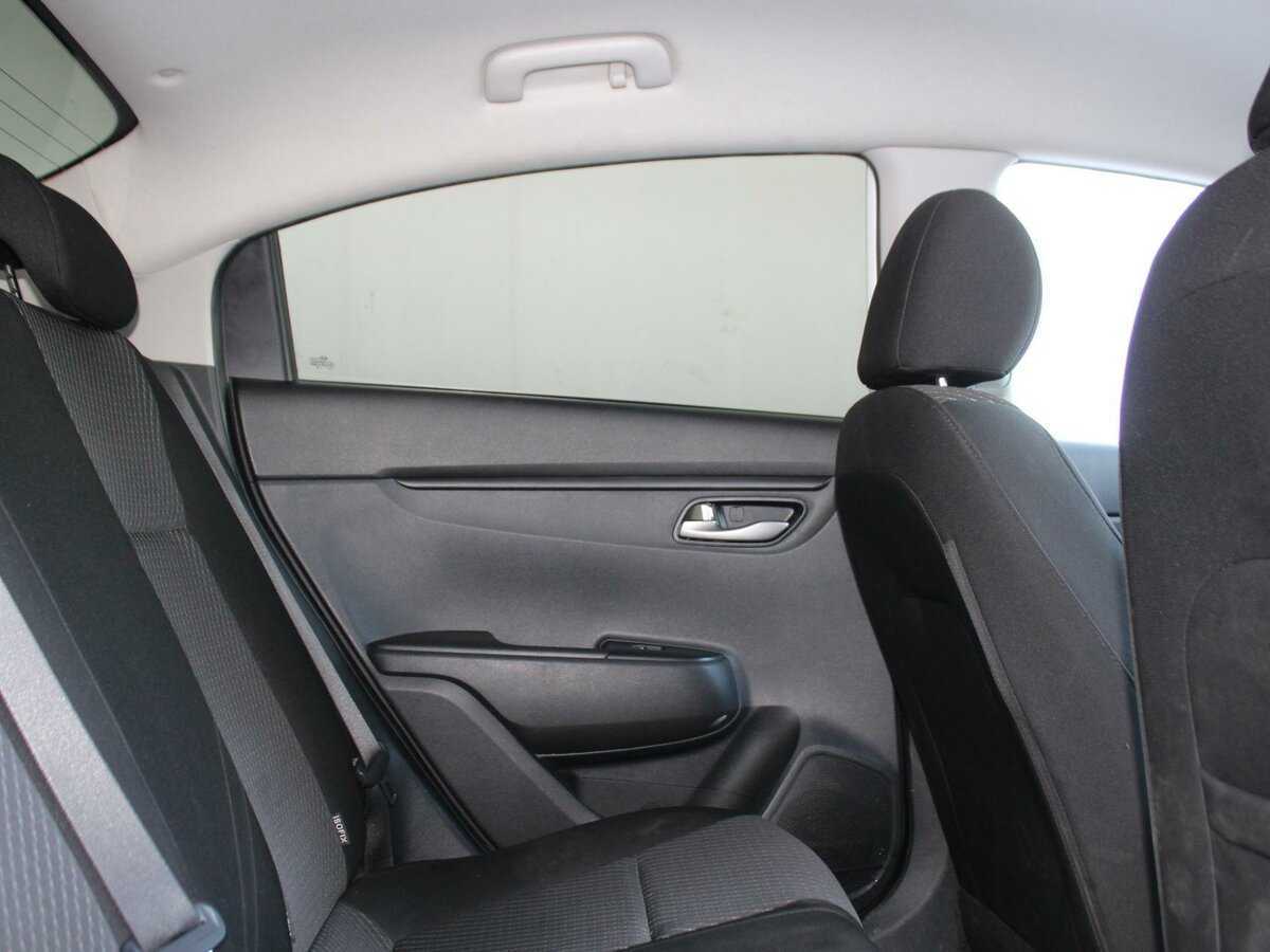 Kia Rio с пробегом — 2018 год. Фото: #14