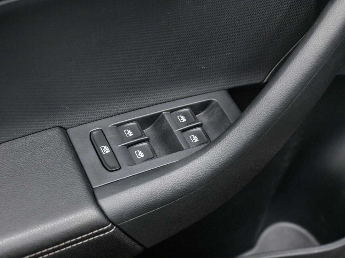 Skoda Rapid с пробегом — 2019 год. Фото: #15