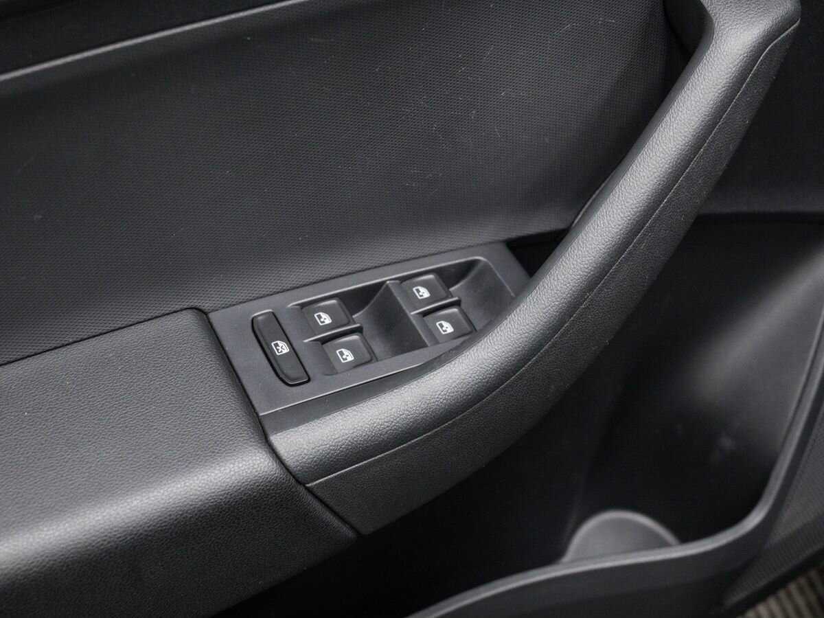 Skoda Rapid с пробегом — 2022 год. Фото: #14