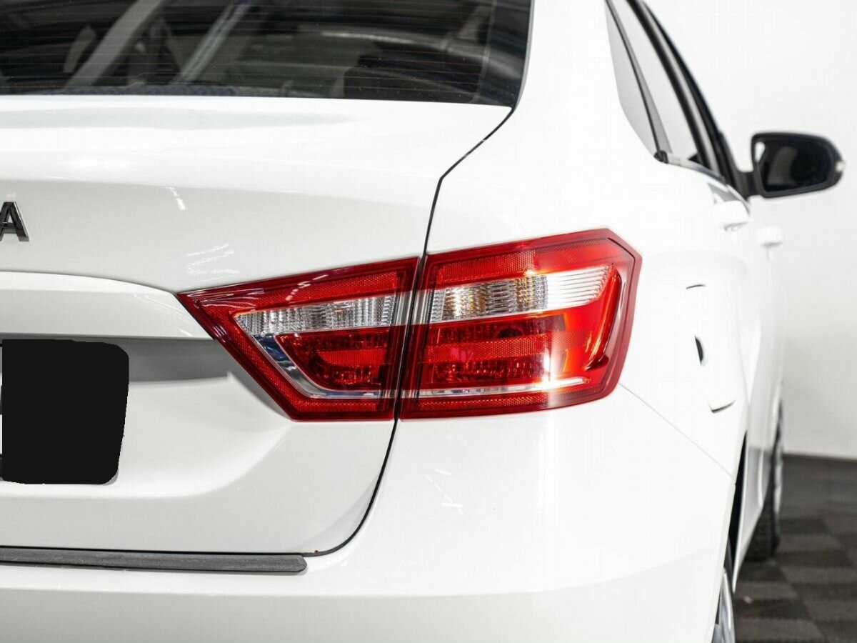 Lada (ВАЗ) Vesta с пробегом — 2017 год. Фото: #6