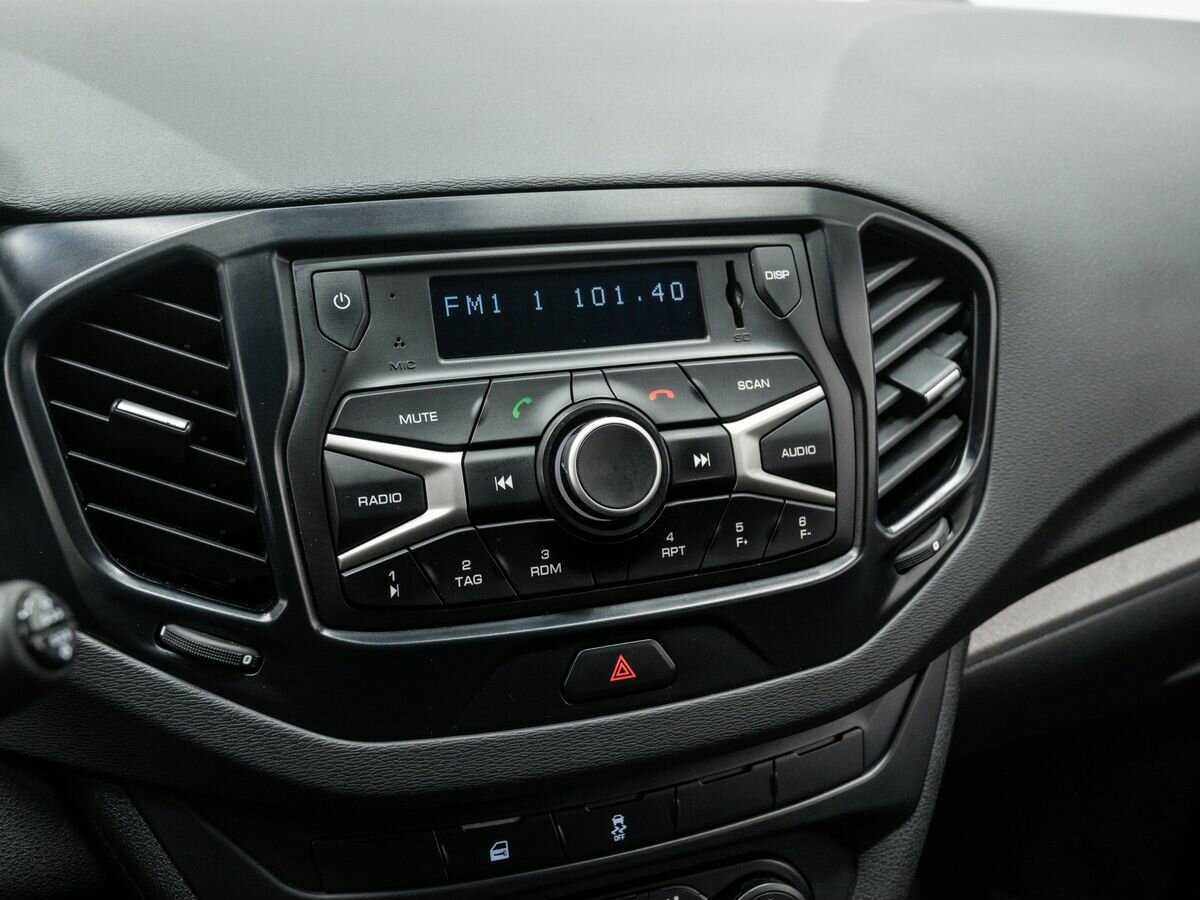 Lada (ВАЗ) Vesta с пробегом — 2017 год. Фото: #19