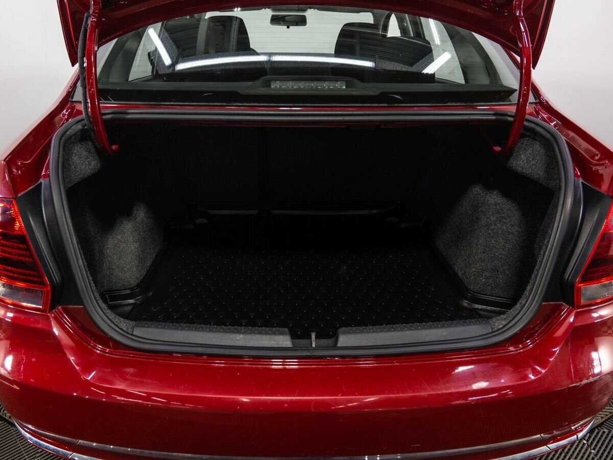 Volkswagen Polo с пробегом — 2017 год. Фото: #18