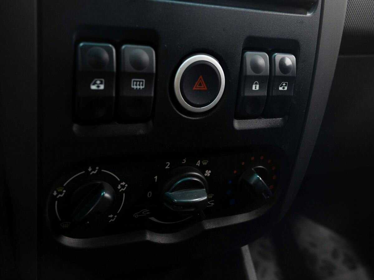 Lada (ВАЗ) Largus с пробегом — 2014 год. Фото: #16