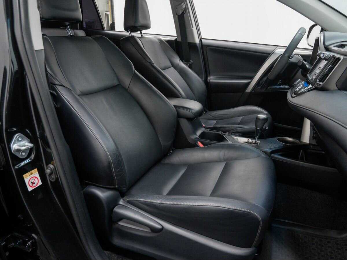 Toyota RAV4 с пробегом — 2013 год. Фото: #7