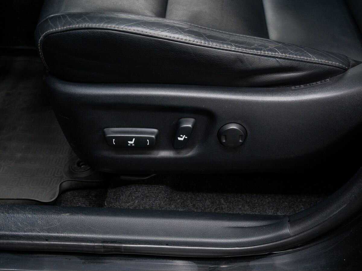 Toyota RAV4 с пробегом — 2013 год. Фото: #13