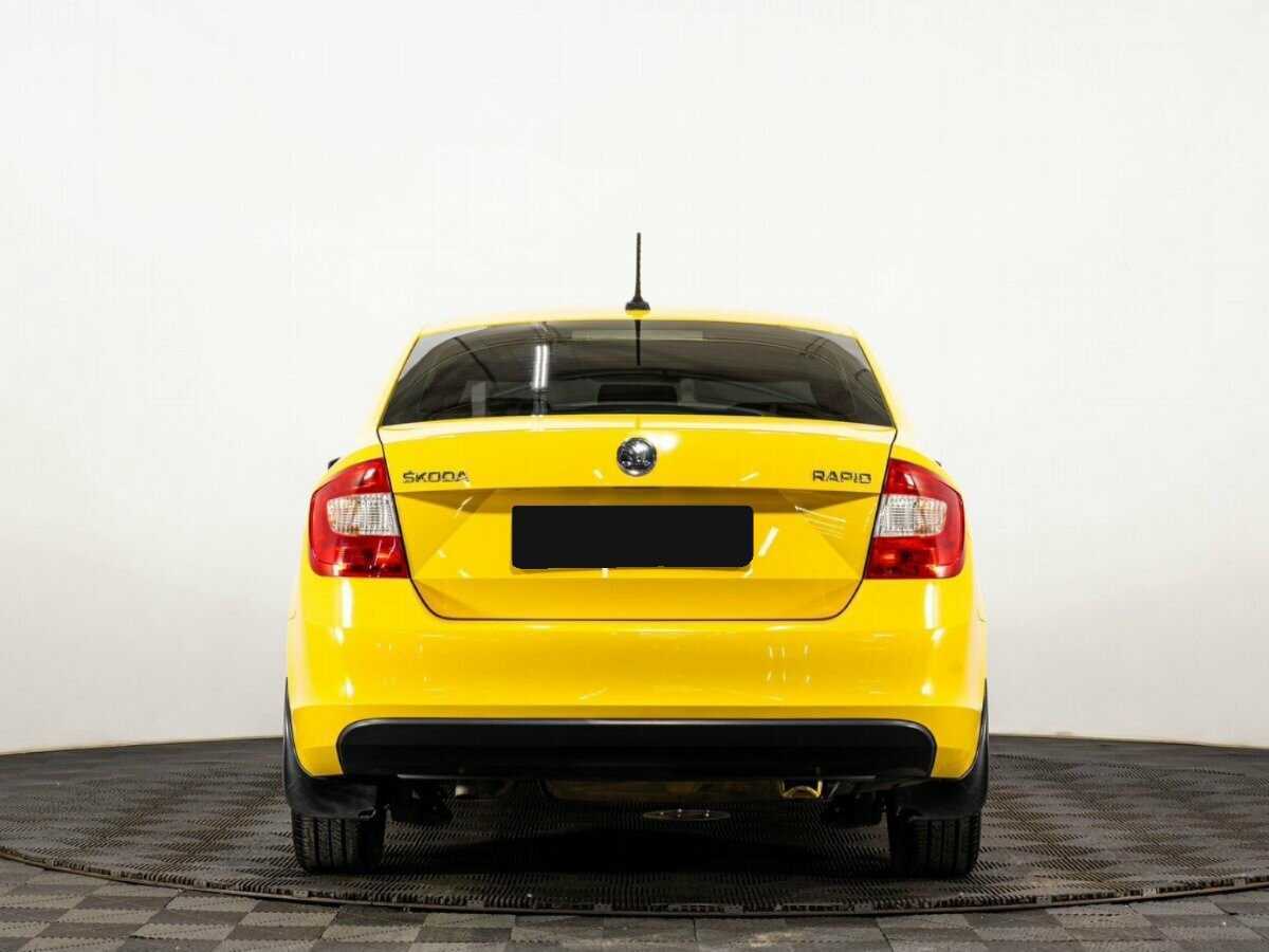 Skoda Rapid с пробегом — 2017 год. Фото: #4