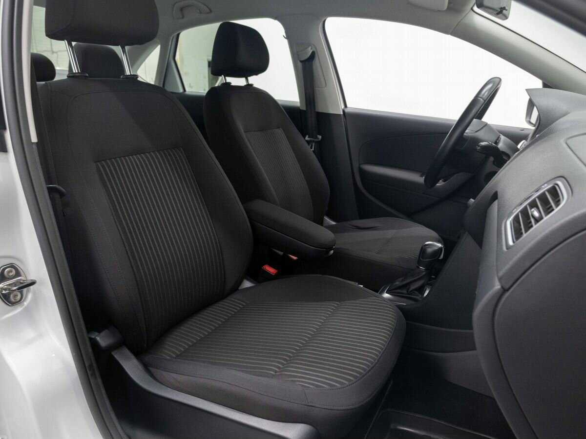 Volkswagen Polo с пробегом — 2014 год. Фото: #10