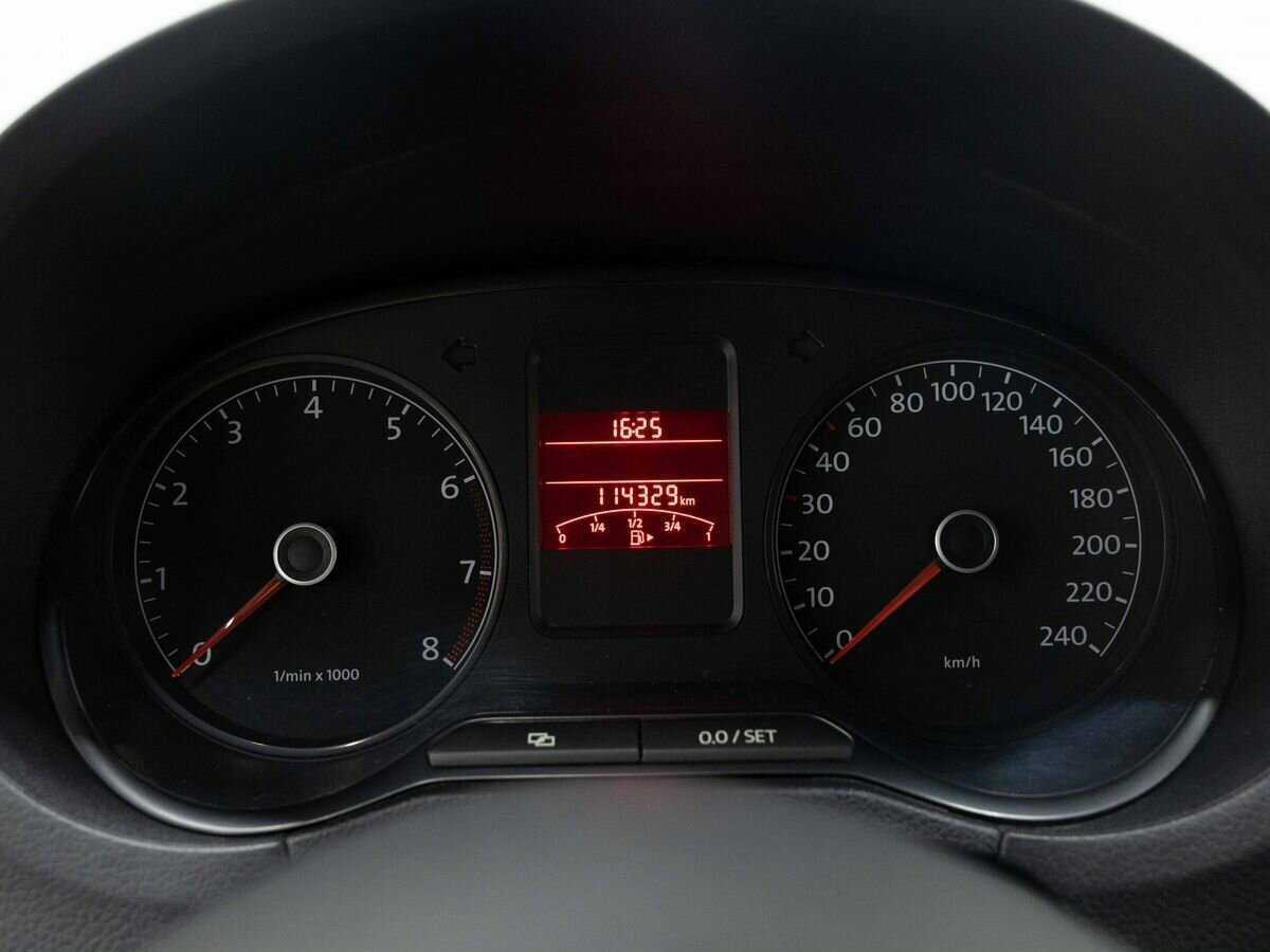 Volkswagen Polo с пробегом — 2014 год. Фото: #13