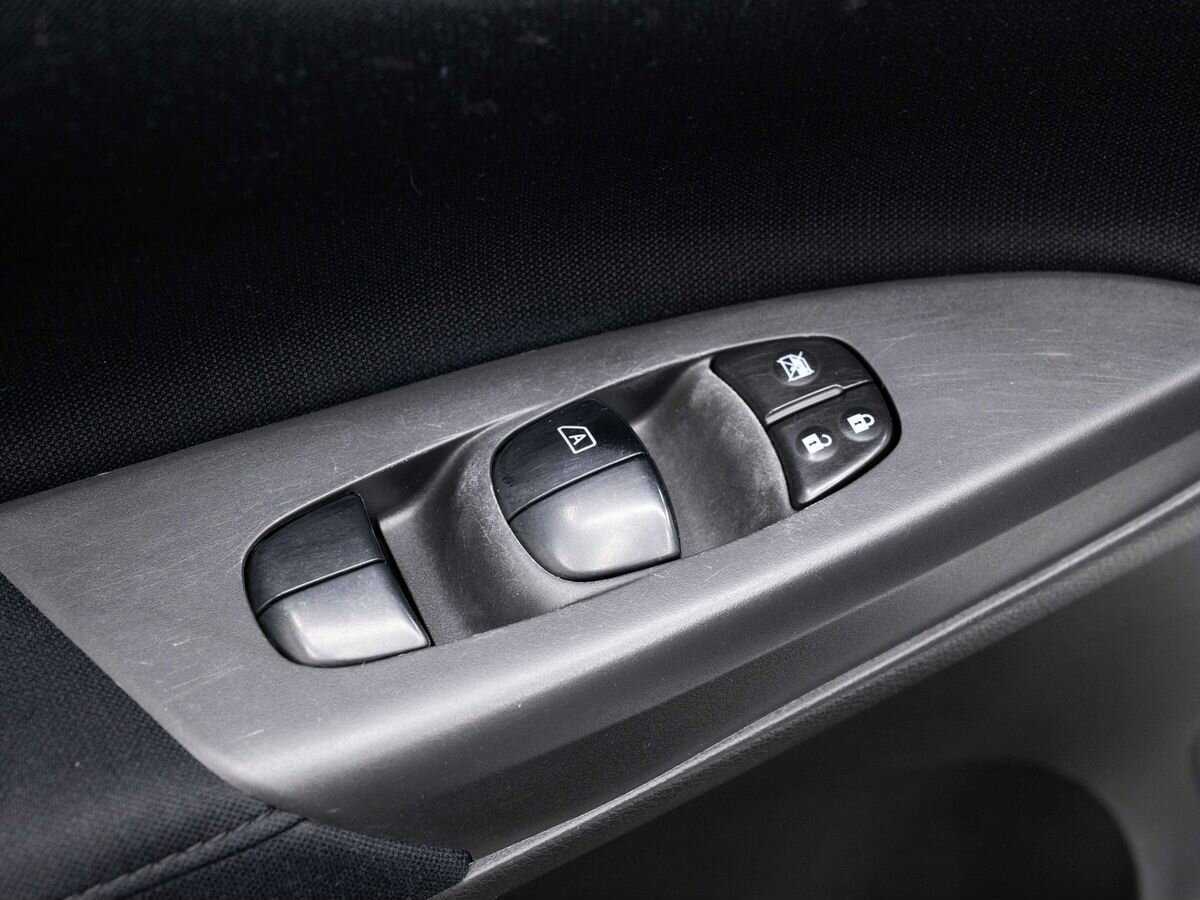 Nissan Sentra с пробегом — 2015 год. Фото: #15