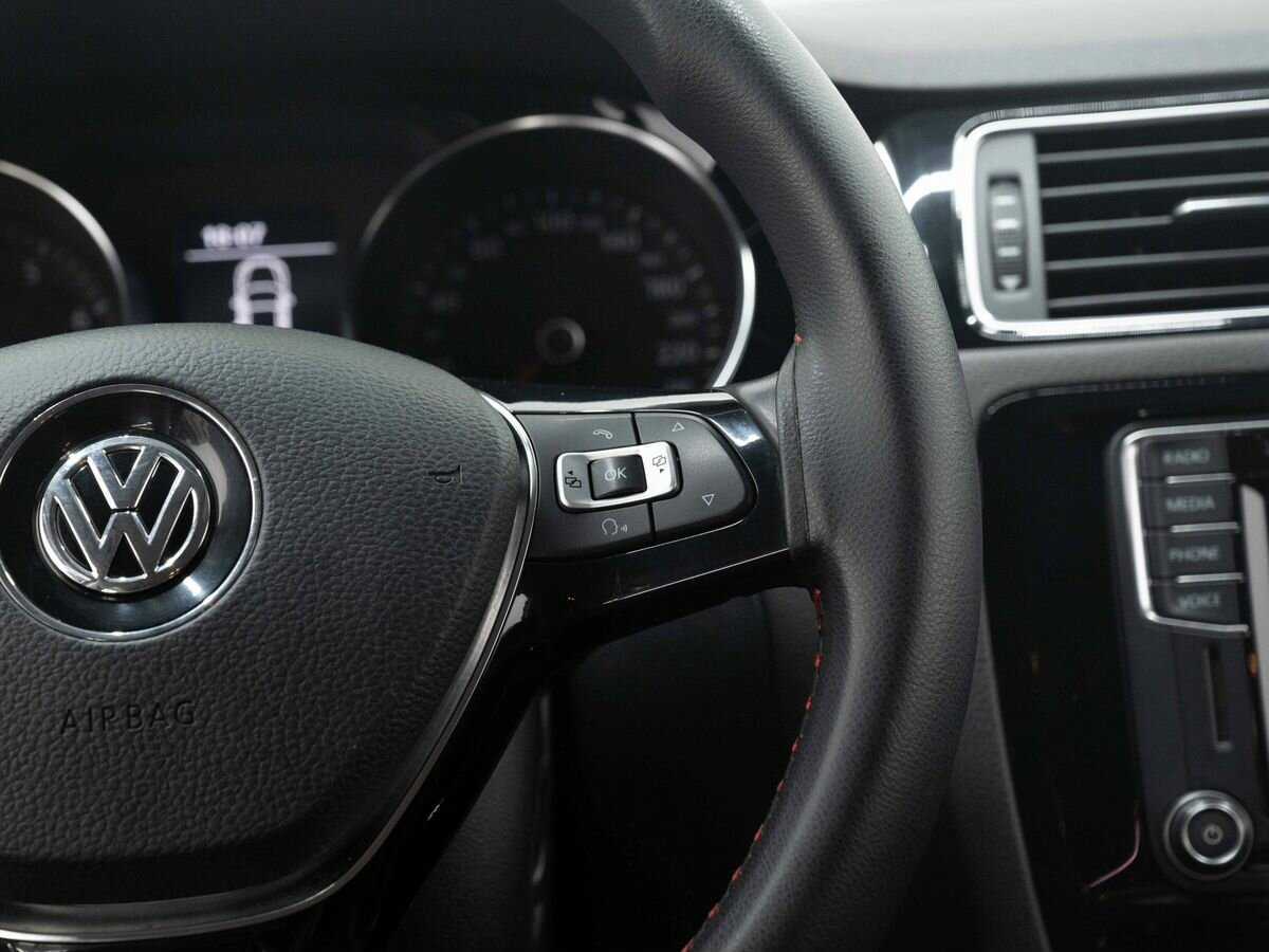 Volkswagen Jetta с пробегом — 2016 год. Фото: #15
