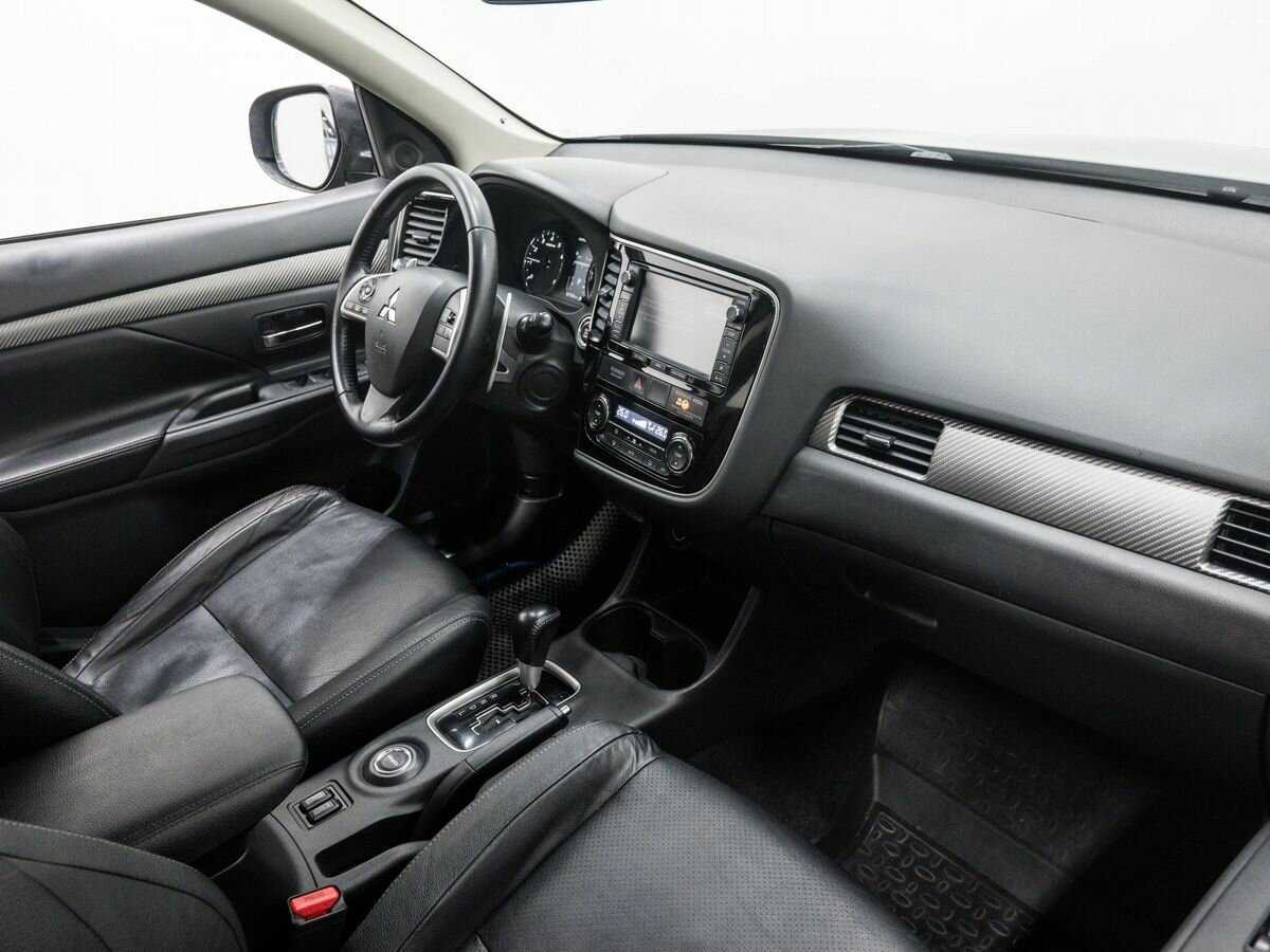 Mitsubishi Outlander с пробегом — 2013 год. Фото: #6