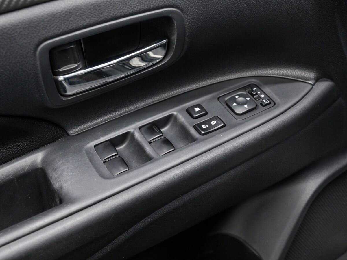 Mitsubishi Outlander с пробегом — 2013 год. Фото: #14