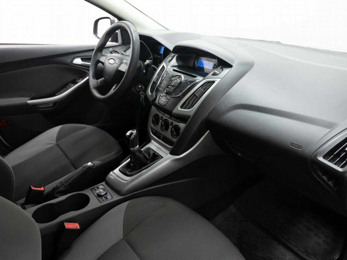 Ford Focus с пробегом — 2012 год. Фото: #12