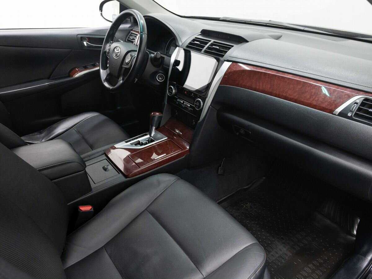Toyota Camry с пробегом — 2012 год. Фото: #10