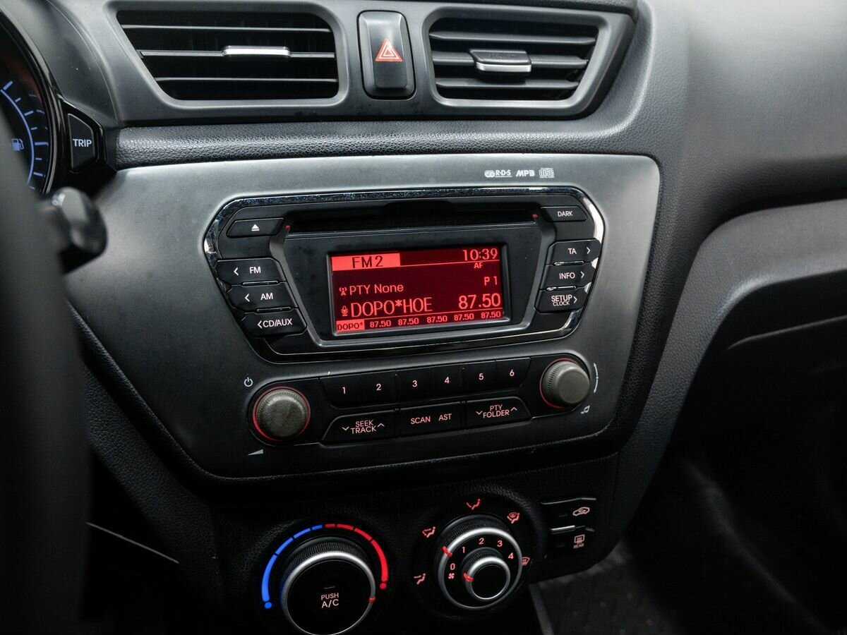 Kia Rio с пробегом — 2013 год. Фото: #20
