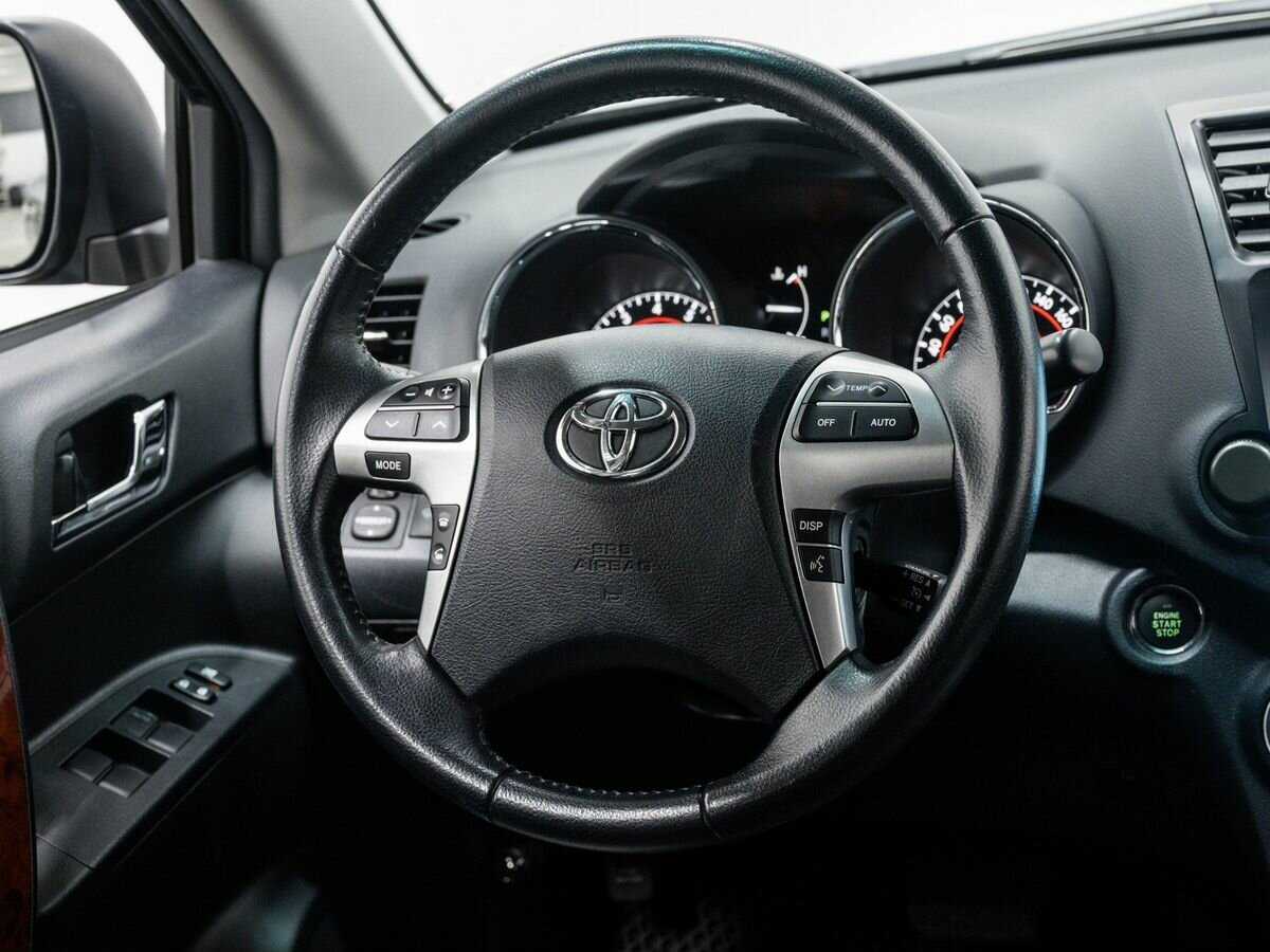Toyota Highlander с пробегом — 2012 год. Фото: #11